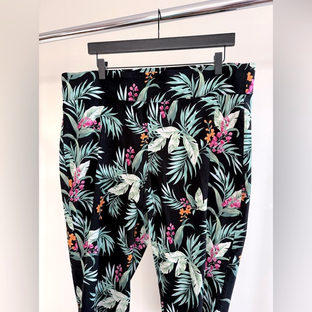 Laura Plus Capris - Picture 3 of 8